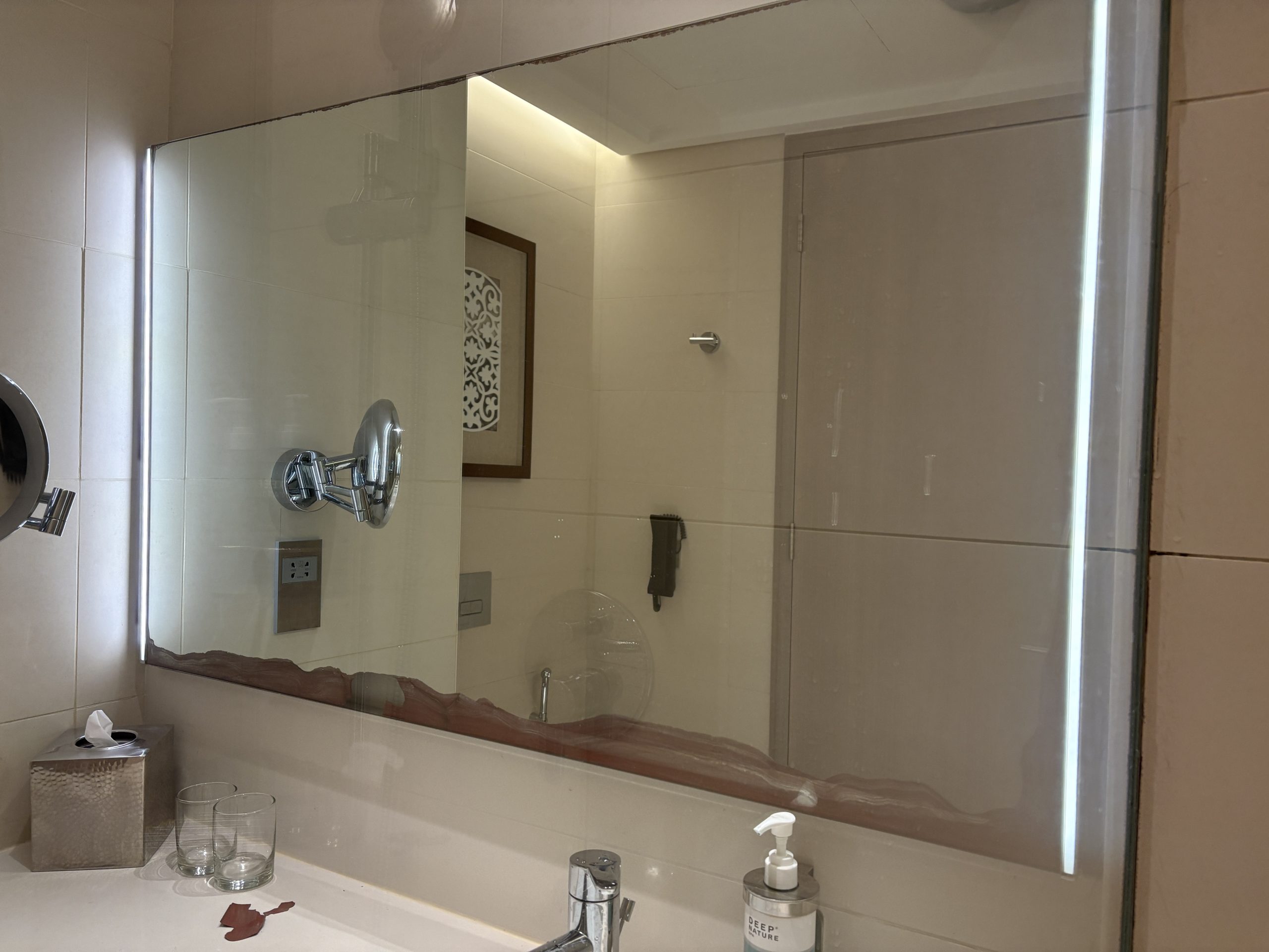 Hotel mirror without a demister